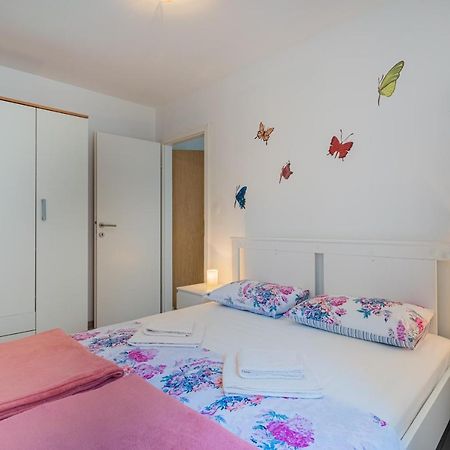 Apartman Antonija Cres Esterno foto