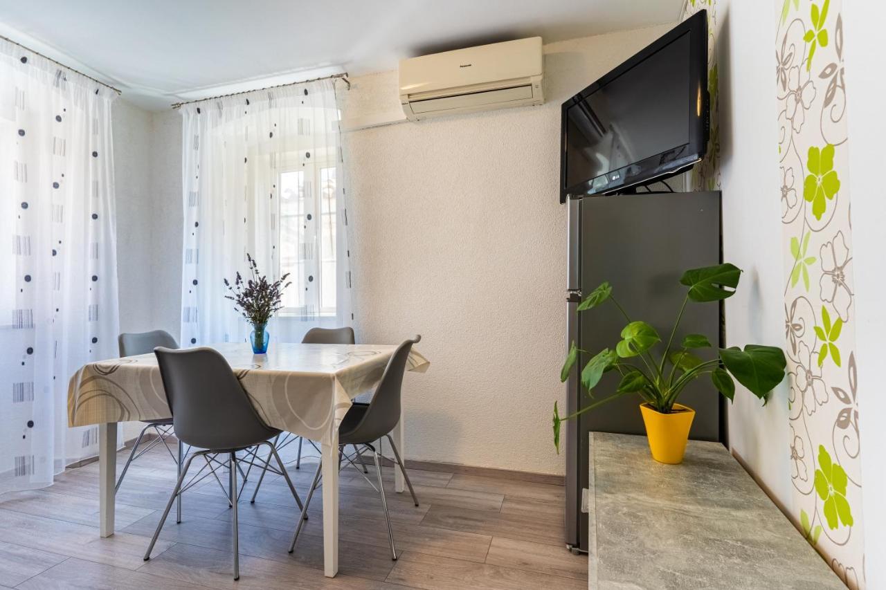 Apartman Antonija Cres Esterno foto